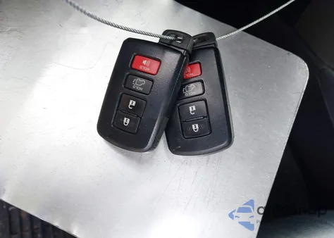 2017 Toyota Rav4 Limited из США, поврежденный, VIN 2T3DFREV2HW550428